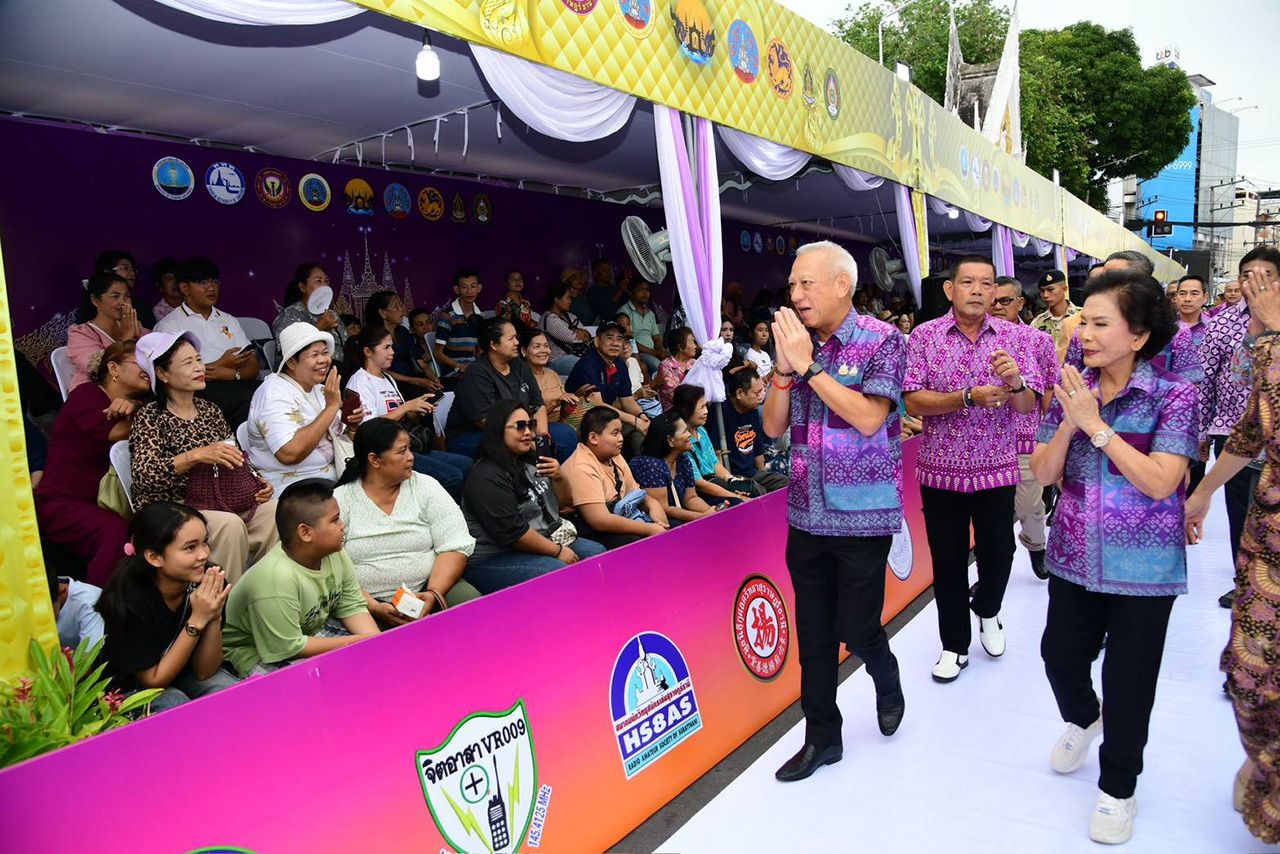 “พิพัฒน์” เปิดงานประเพณีชักพระสุราษฎร์ธานี ขับเคลื่อนเศรษฐกิจท่องเที่ยวภาคใต้