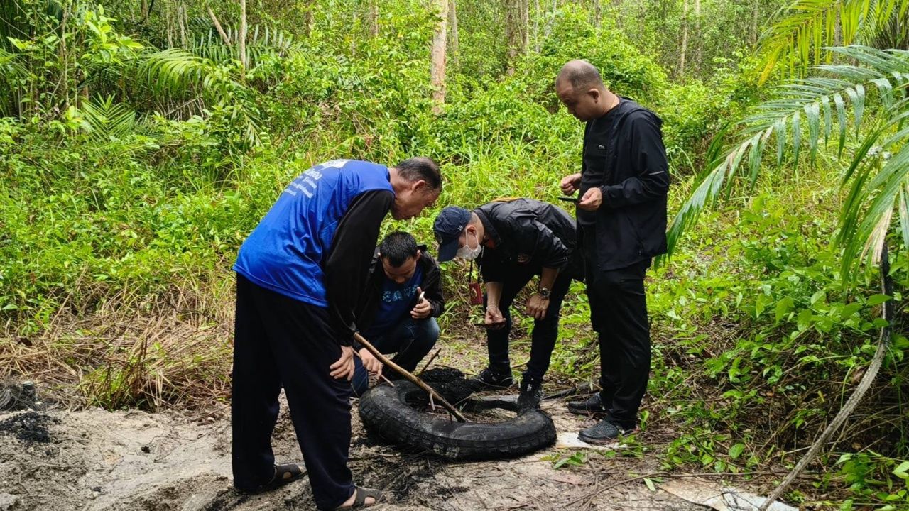 残忍杀害焚烧4具尸体在董里府油棕园，追捕凶手，预计不少于3人