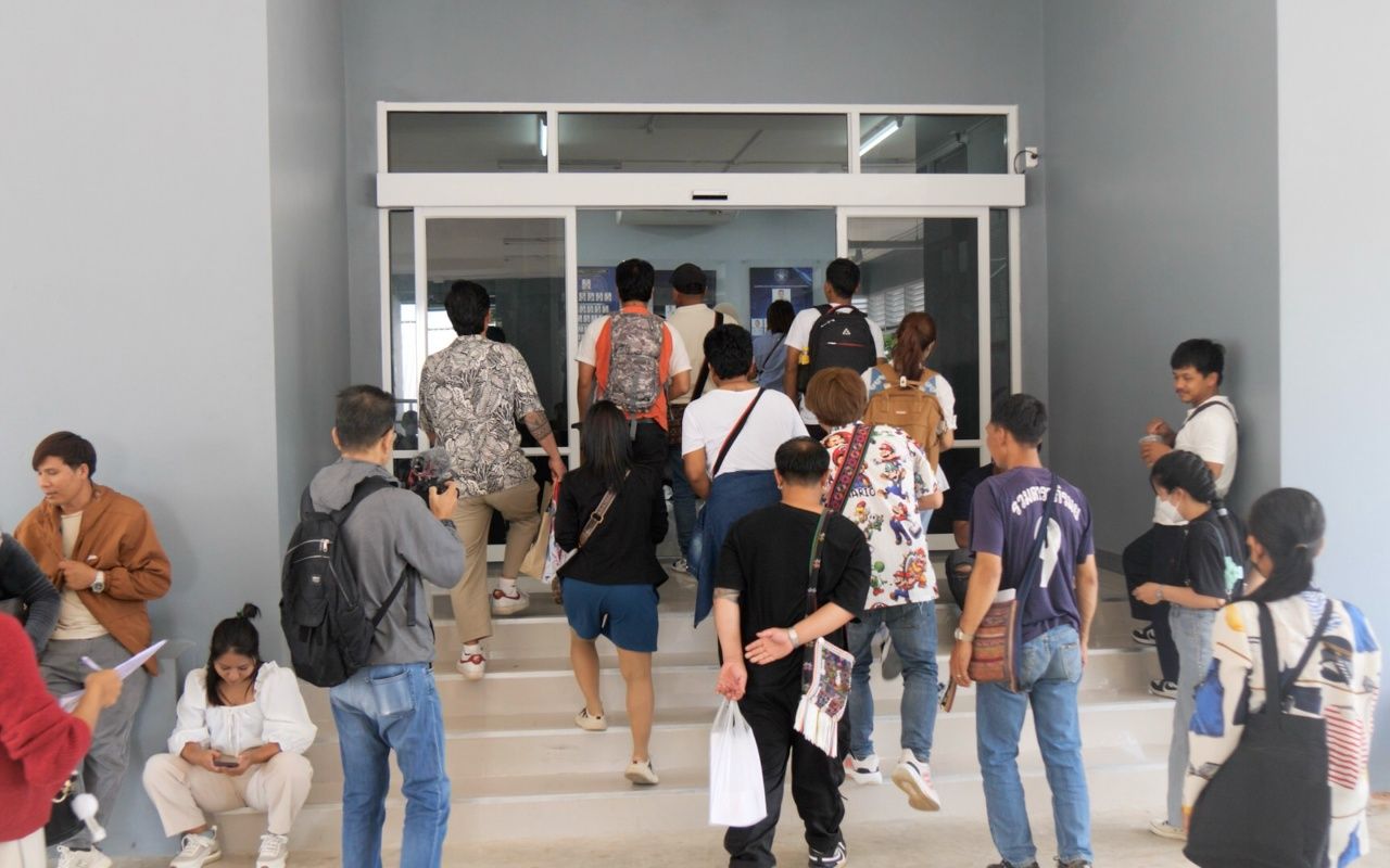受害者众多，被神父团伙骗走半百万，声称将带去韩国工作
