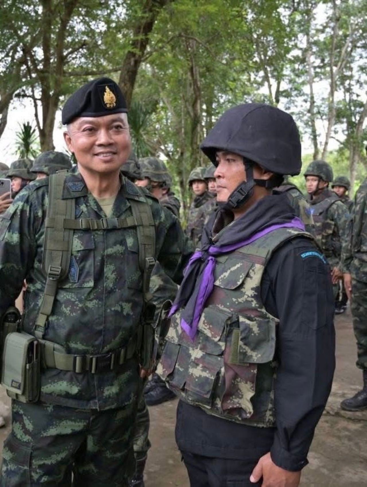 第二军区指挥官赞扬边境警察与黑衣游骑兵，感谢他们在黑暗中坚持不懈
