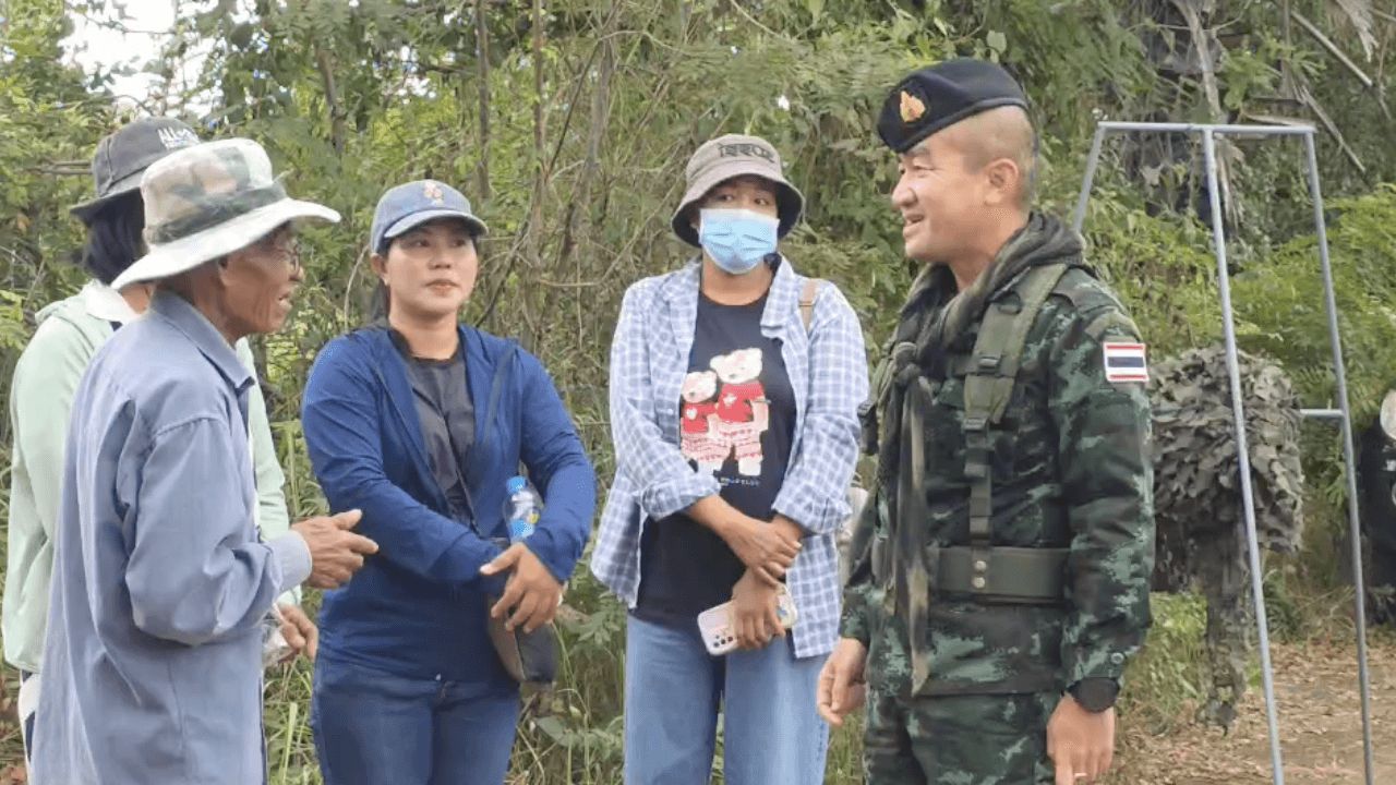 农民泪洒土地,十年后重返自己的家园