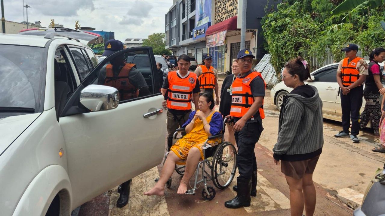 2,000 名志愿者在“大叻”展开房屋物资修复行动 - 洪水退去后