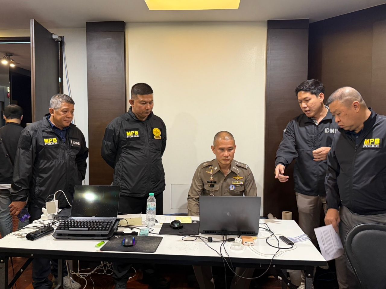 “大Kong” 突袭诈骗集团资金基地,高级公寓设为基地,最新创新AI骗AI