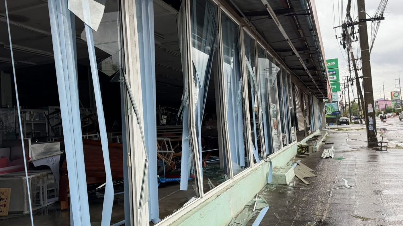 开放图片展示“合艾洪水”损失惨重，居民物品大量受损