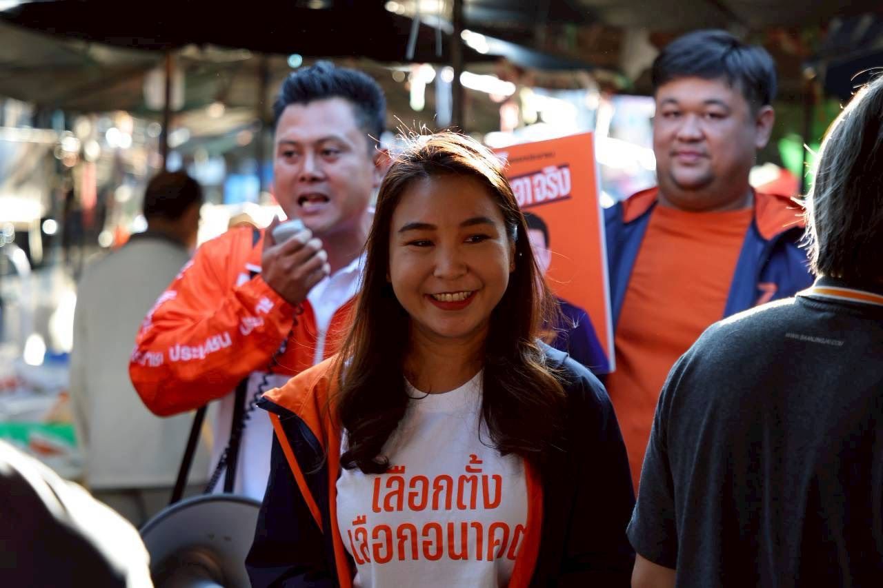 “ไหม” 被问“为什么要军队”，相信会有更多理解