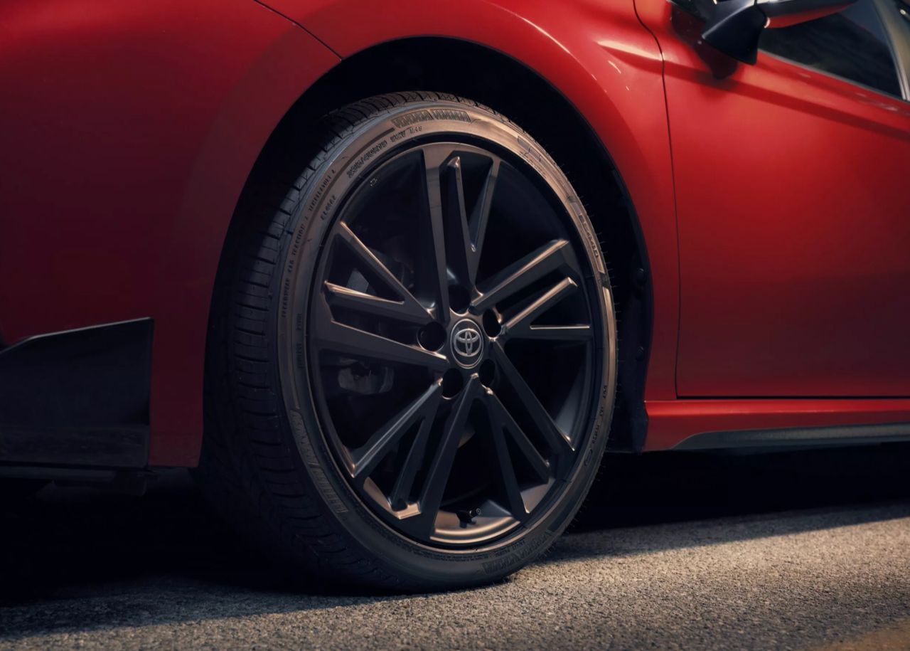 突破帅气的三重环 Toyota New Camry Nightshade Edition