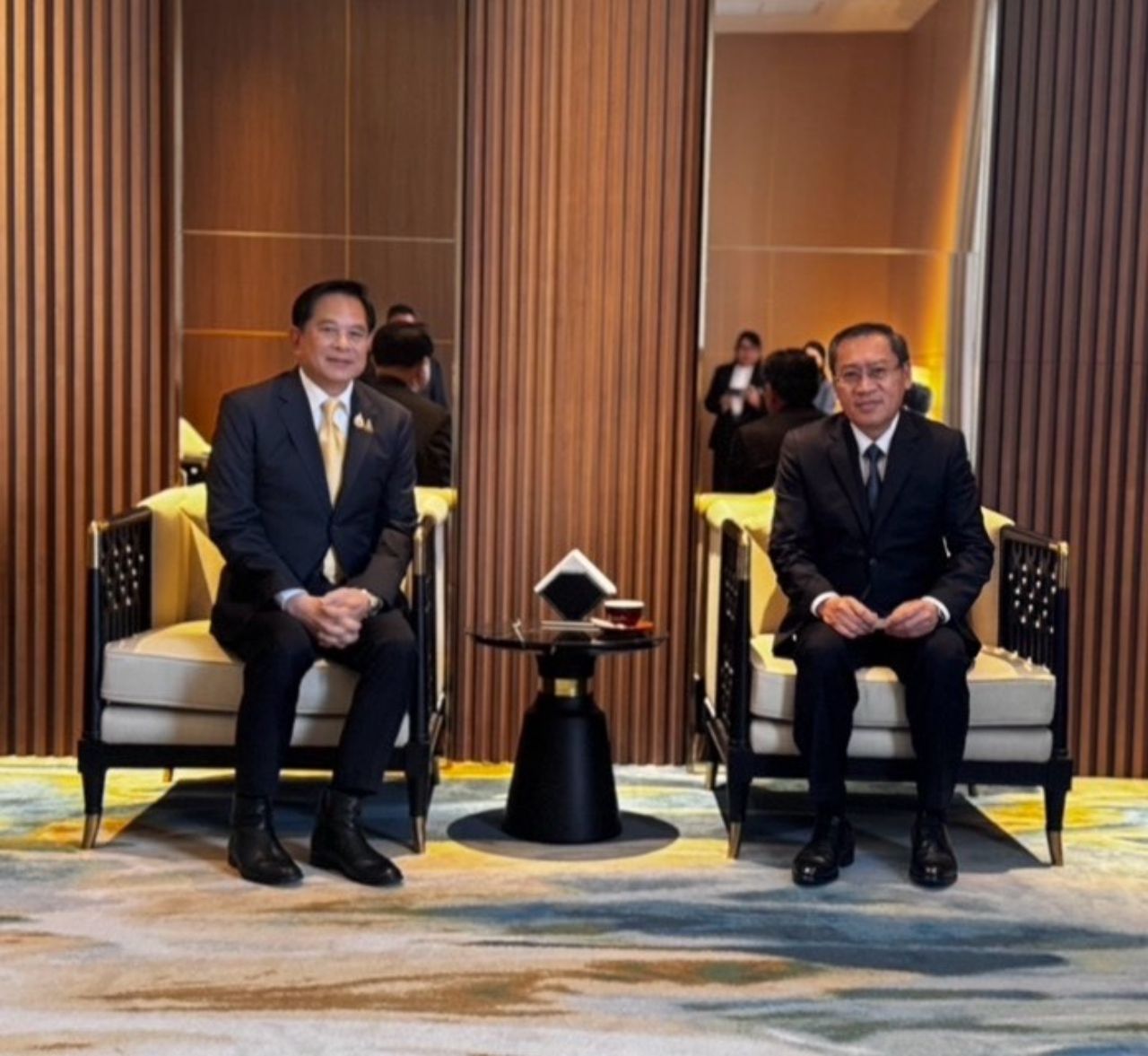 “皮拉潘”访问老挝，否认逃避国家反腐败委员会传票，因传票发送错误