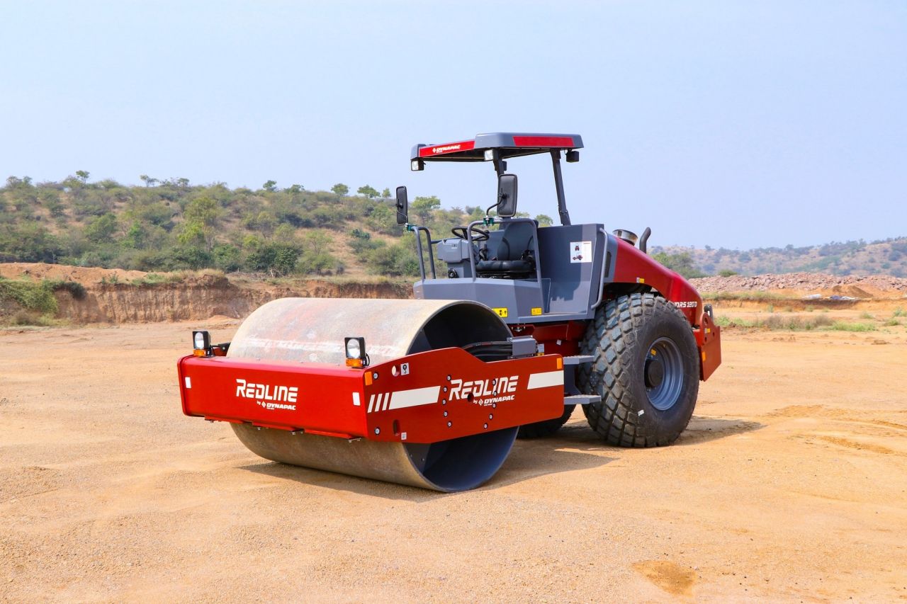 伊泰尔泰工业推出压路机和沥青摊铺机，开拓泰国道路市场