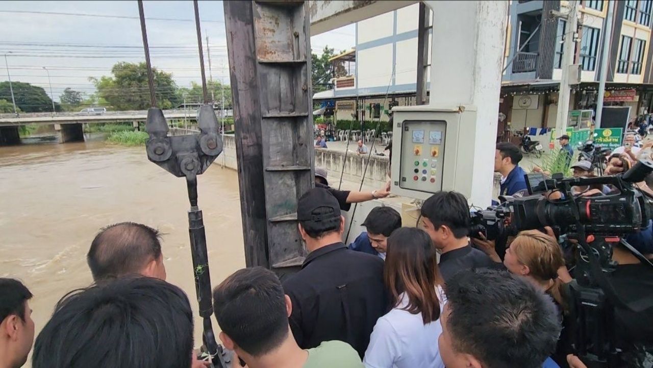 塞纳居民在“帕拉顿”开闸后同意解除封锁,无法忍受反复的洪水