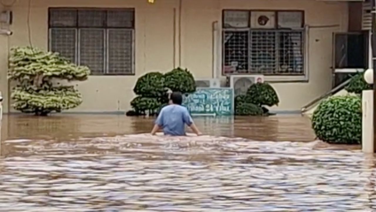 “布阿洛伊”台风影响 洪水淹没乌达拉达医院紧急疏散病人
