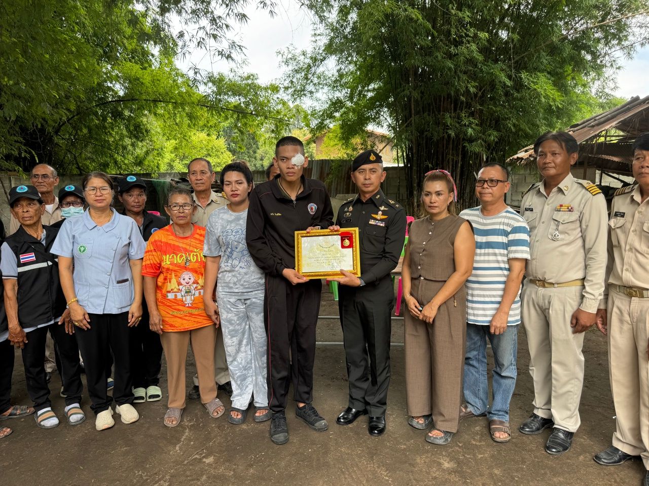 授予“บางระจัน勋章”给“士兵塔万”，他希望继续为“黑衣战士”效力