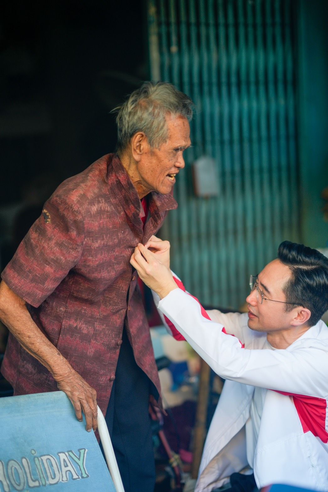 “ยศชนัน” 接受民意调查,准备改进政策,讽刺谁都能写政策,但成功者寥寥