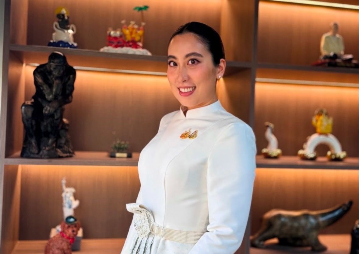 国王与王后主持前总理女儿的赐婚仪式
