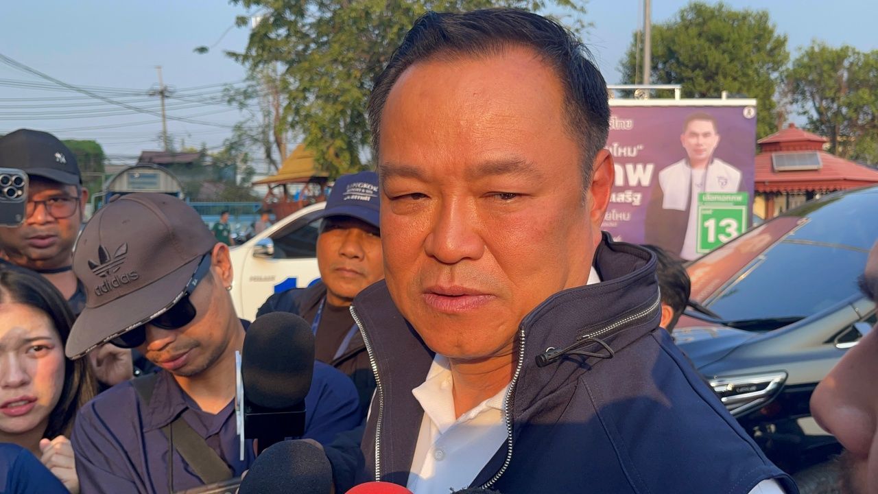 “阿努廷”希望在曼谷插上自豪泰党旗帜，猛烈抨击前议员候选人，没想到受过教育的人会玩肮脏游戏