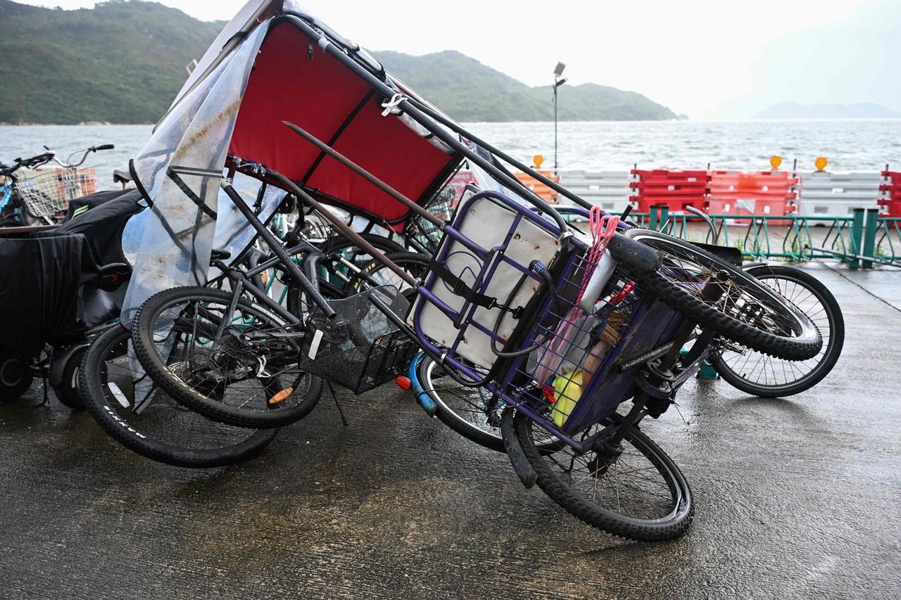 热带风暴塔帕逼近香港，暴风雨袭来学校停课