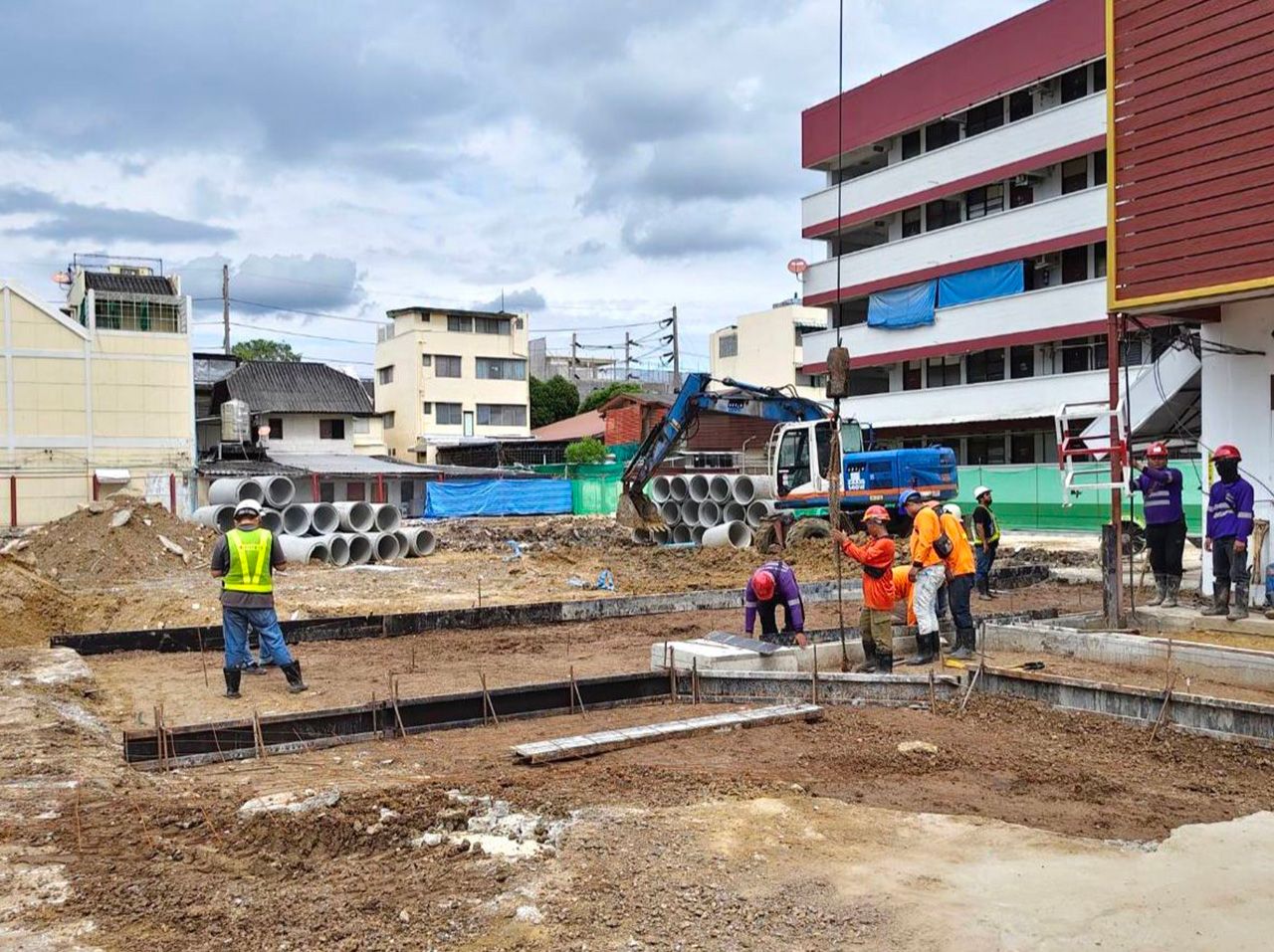 已启用,临时坡道在瓦集拉医院前,泰国大众捷运公司持续监测地下水位