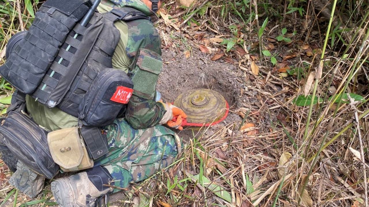 海军披露“诺利村”地区仍发现大量人员杀伤地雷