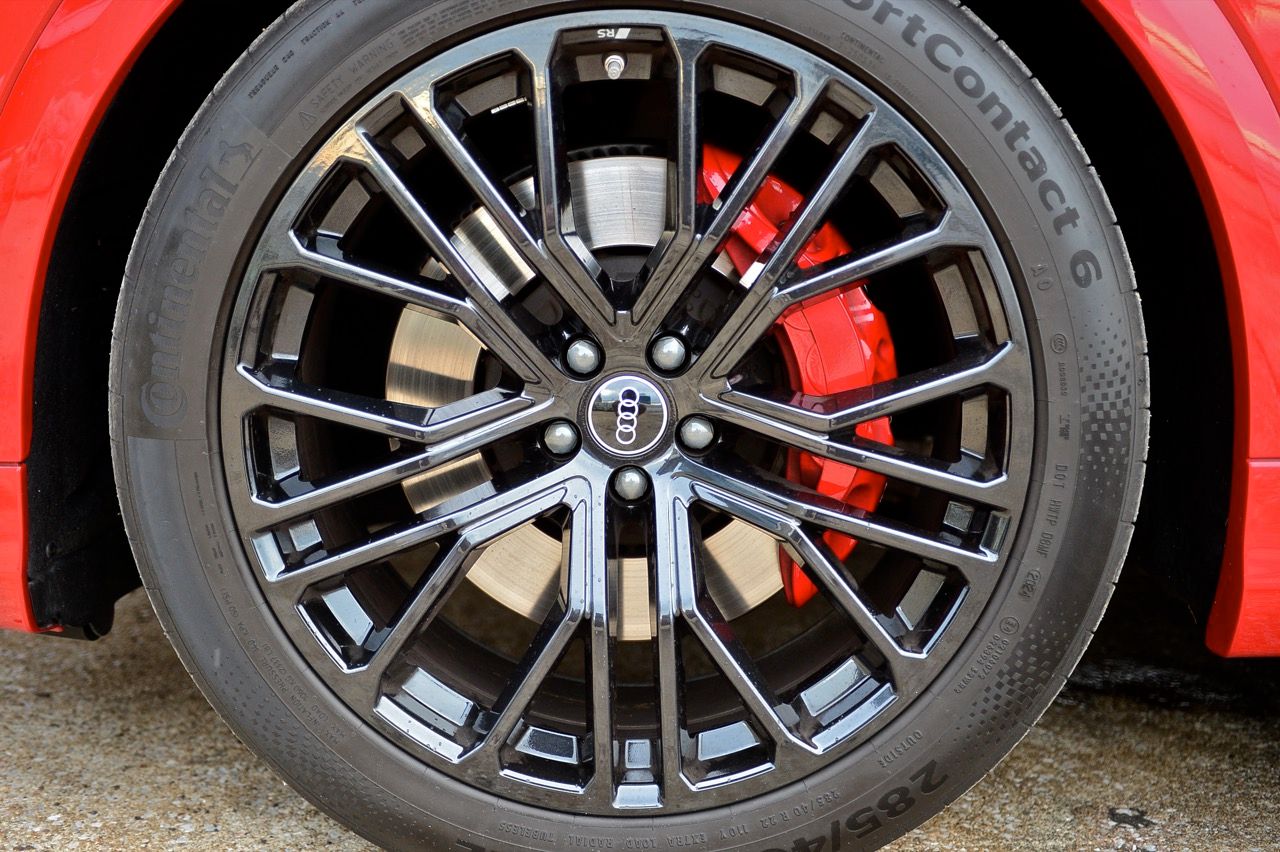 体验强大性能：测试奥迪Q8 TFSI e quattro S line edition one