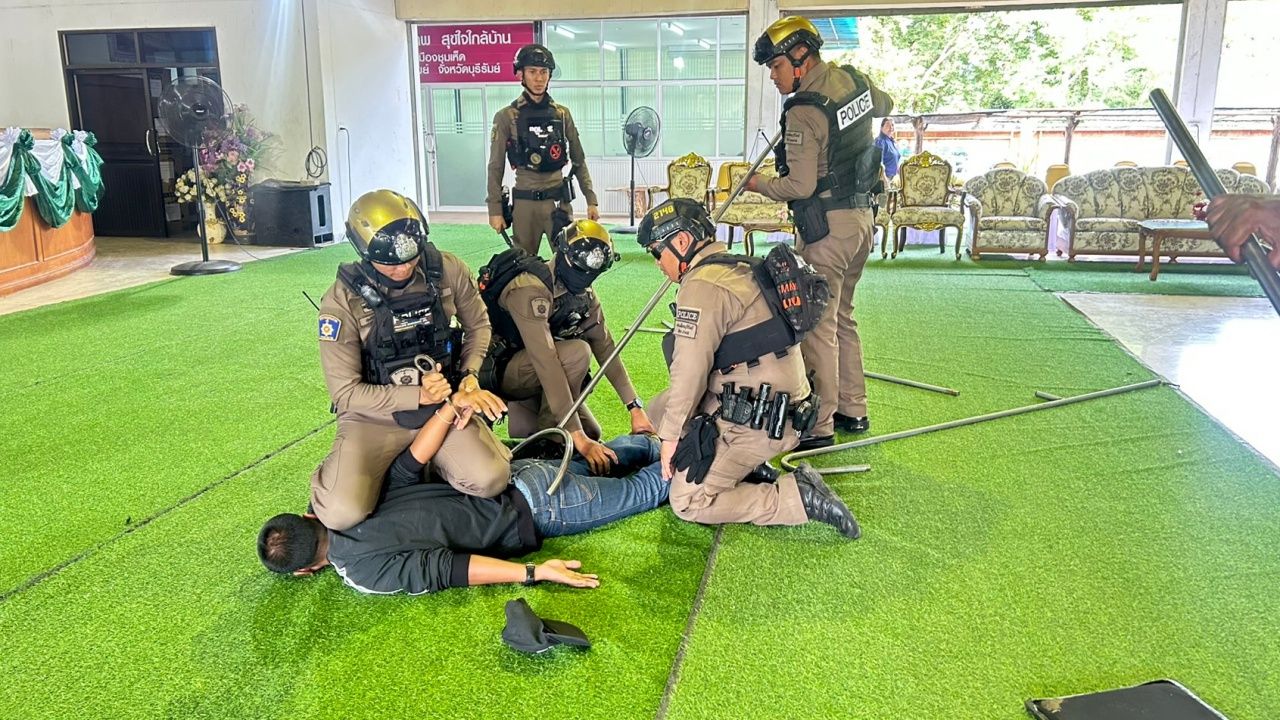 武里南人民蜂拥参与“志愿警察”培训，警察总长强调其为解决毒品问题的重要先锋
