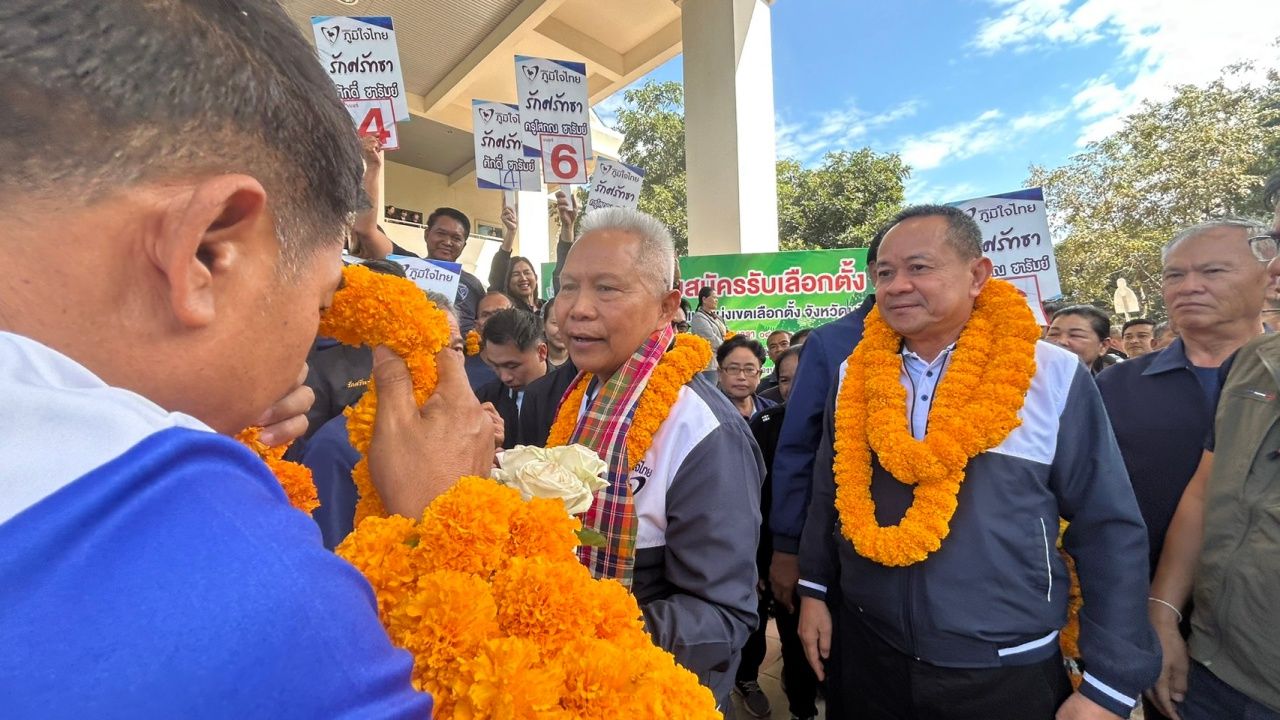 “索潘”相信泰国自豪党能获近200席，为泰党派“迈·苏卡迪查”参选武里南议员