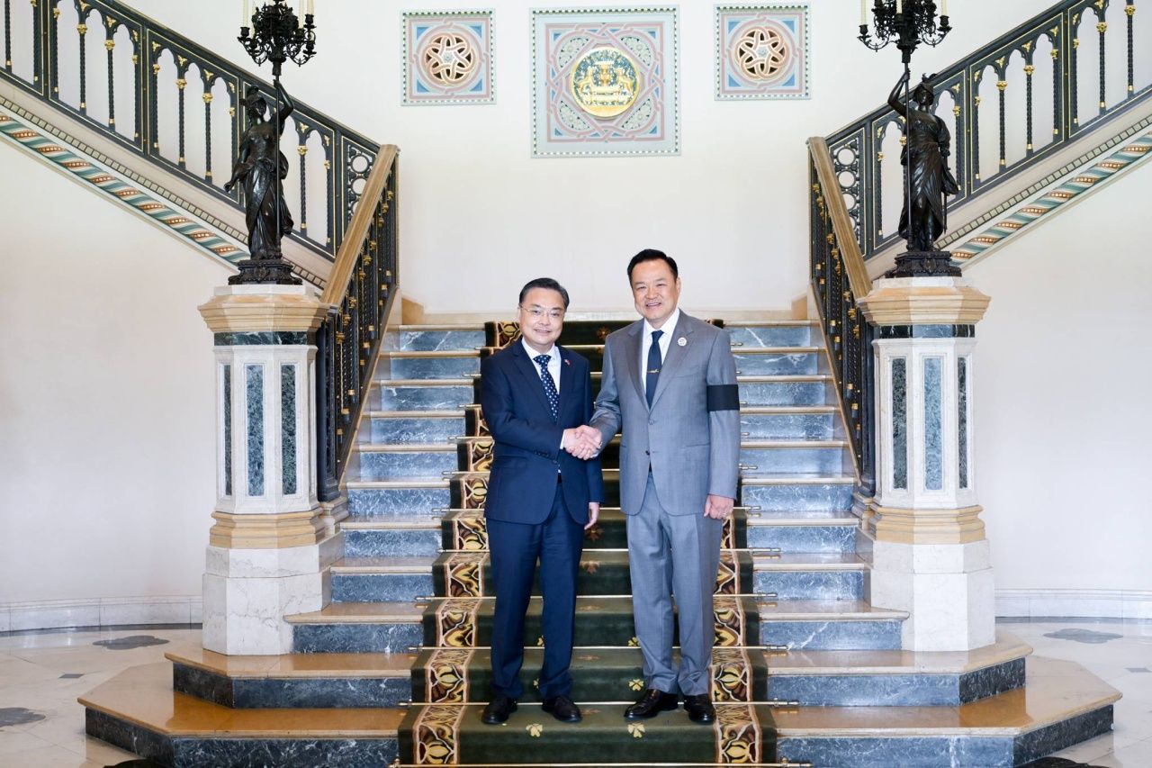 中国捐赠2000万人民币人道主义援助泰国,对起重机倒塌压毁火车事件表示遗憾