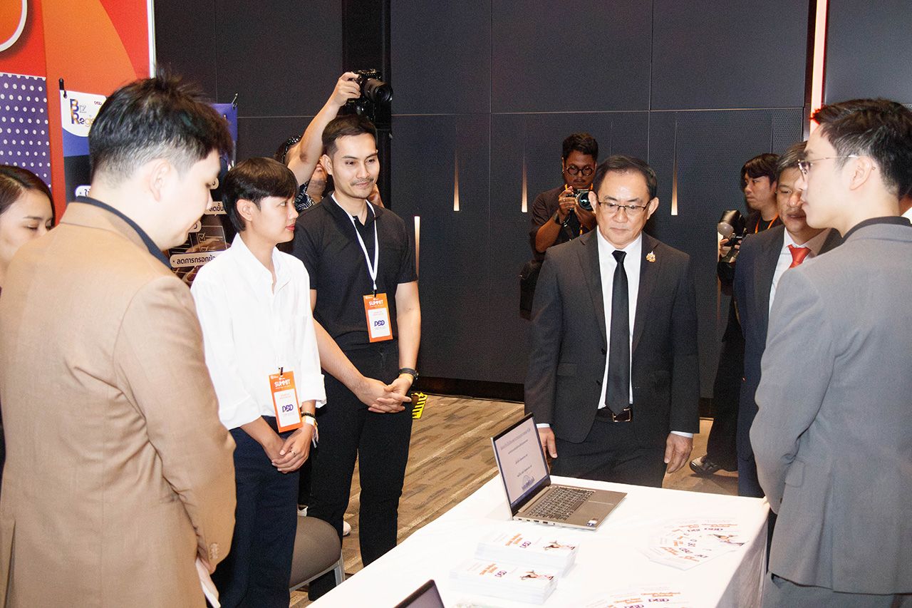 “在线购物”泰国10年增长4倍，突破6000亿泰铢