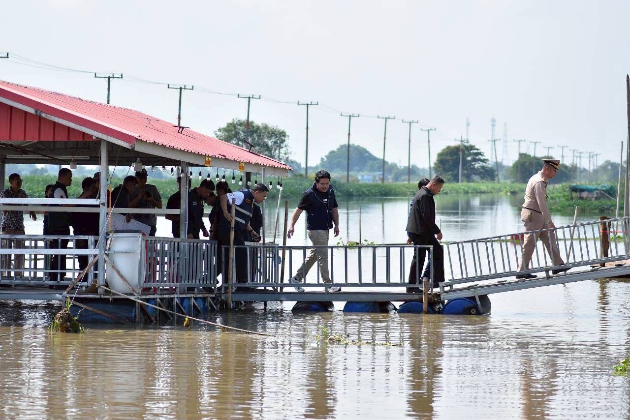两位部长前往北榄府应对水危机,高等教育部长指示安装 50 台推水机缓解洪灾