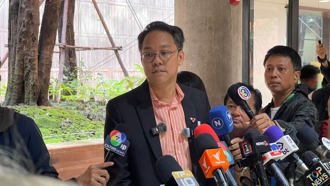 “潘提拉-帕萨丽”带参观议会，称一泰铢也是钱，揭示1.5亿预算建码头和车库