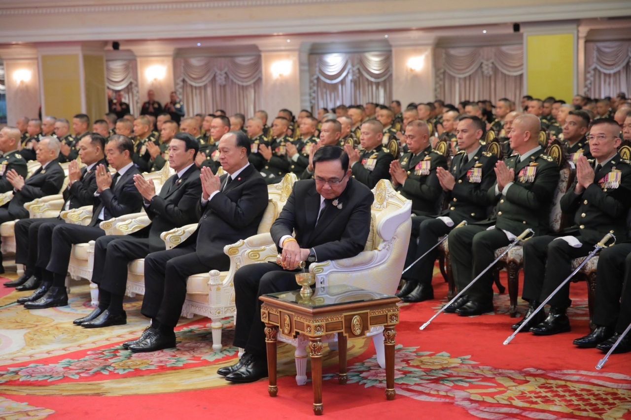 “巴育-阿披拉”及前陆军司令出席陆军日，向英勇牺牲的士兵致敬