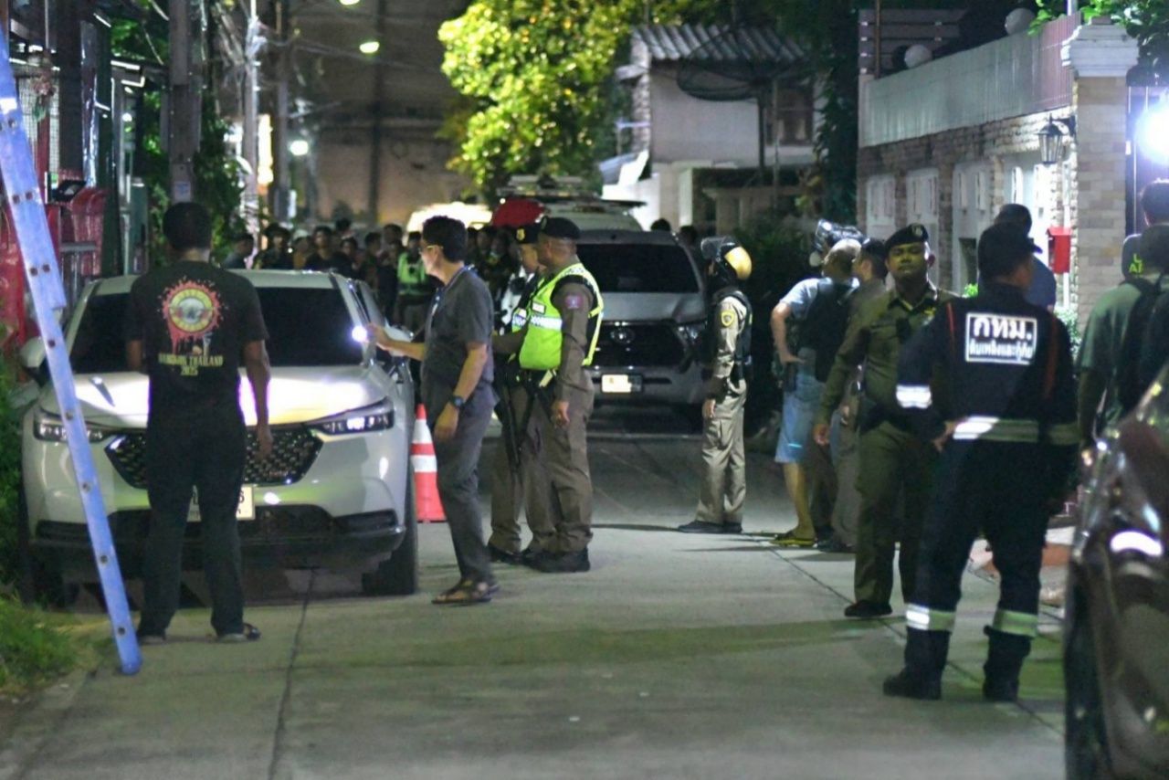 邻居讲述事件发生前的情景：丈夫在车内枪杀妻子，将车发动机运转放置8小时