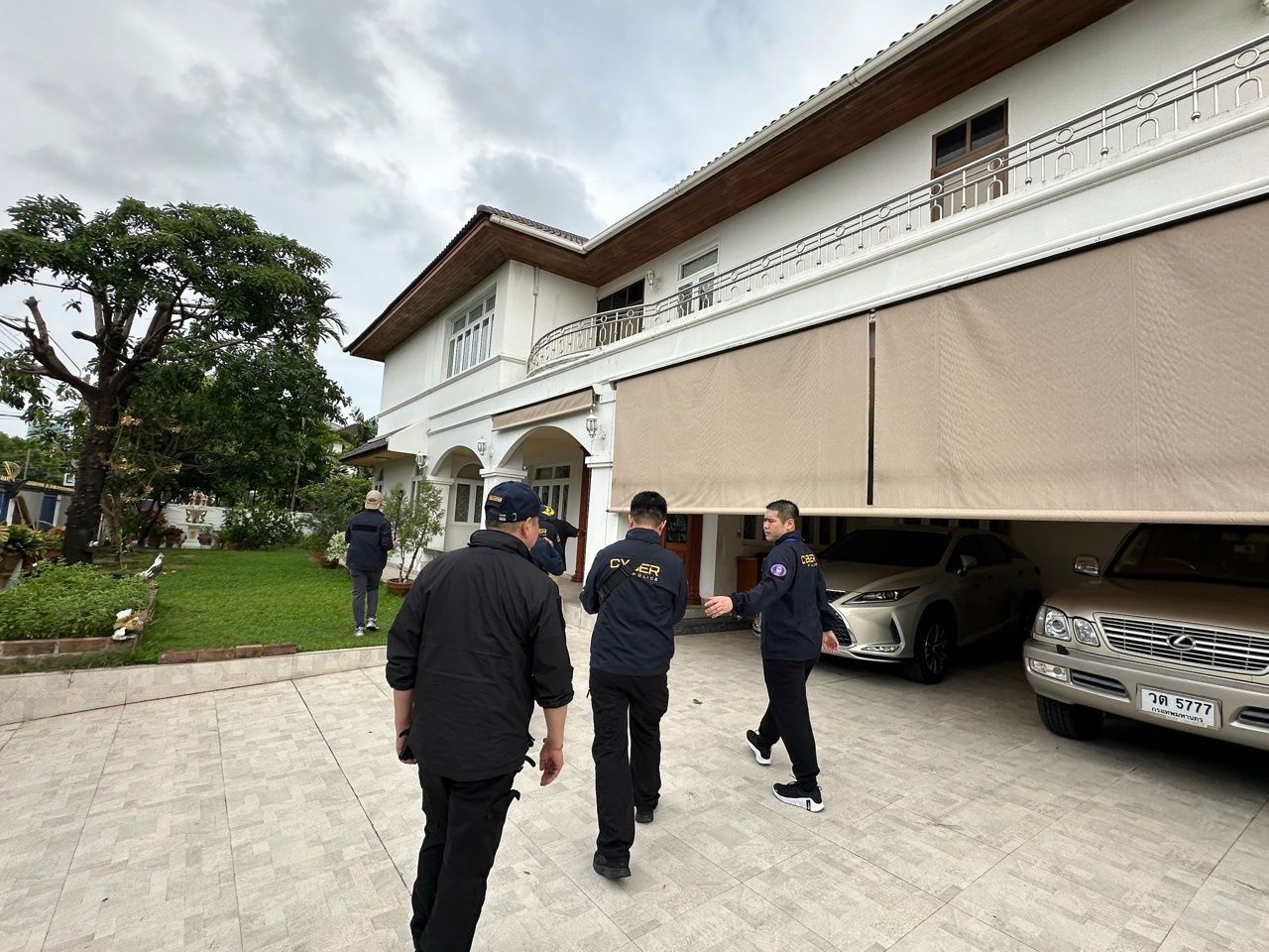 发布通缉令 “郭安” 洪森的左右手，波贝18层和25层建筑的所有者，搜查豪宅