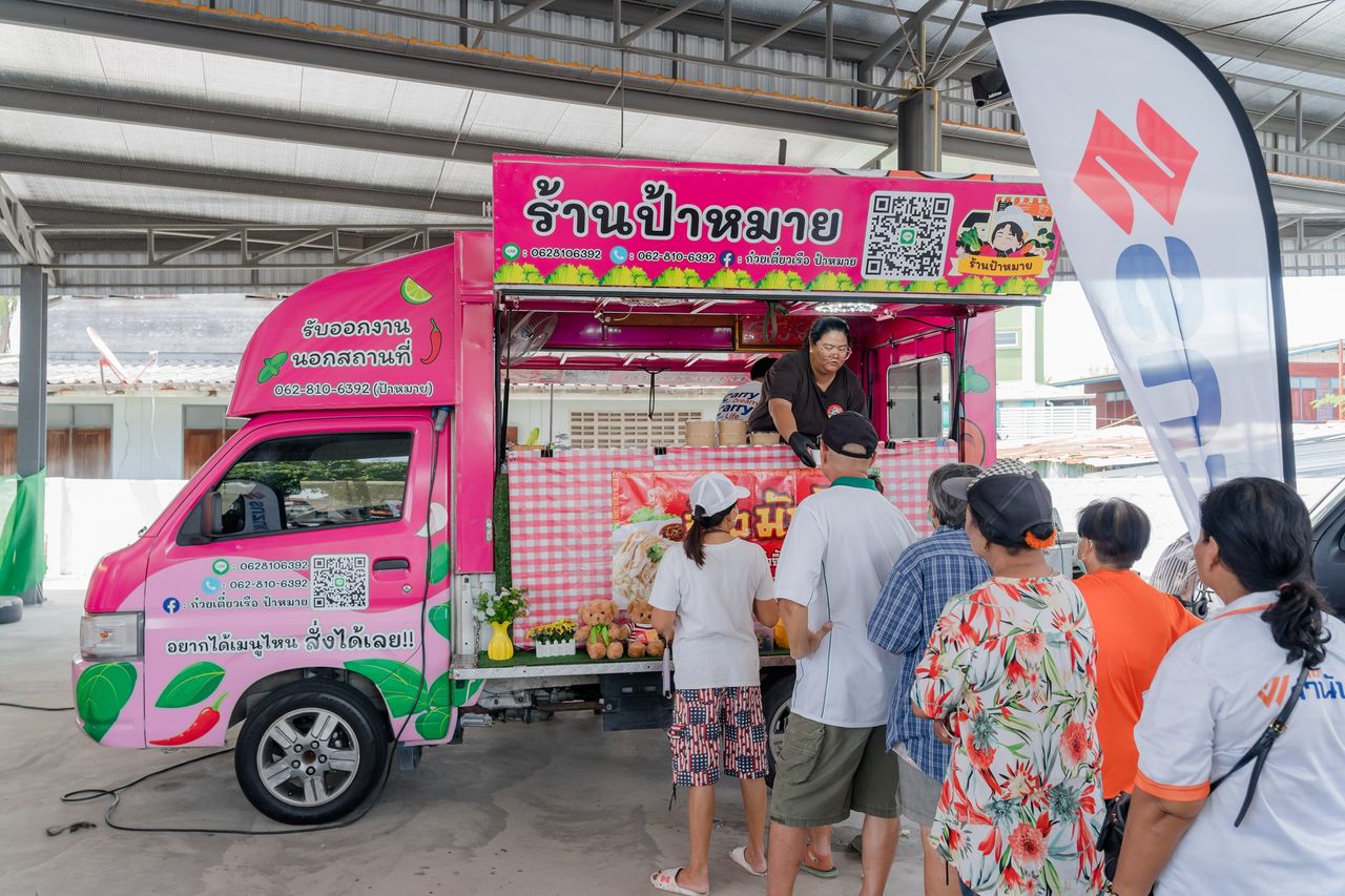 探索改装为创业工具的Suzuki Carry：无论是美食车、理发店还是宠物水疗