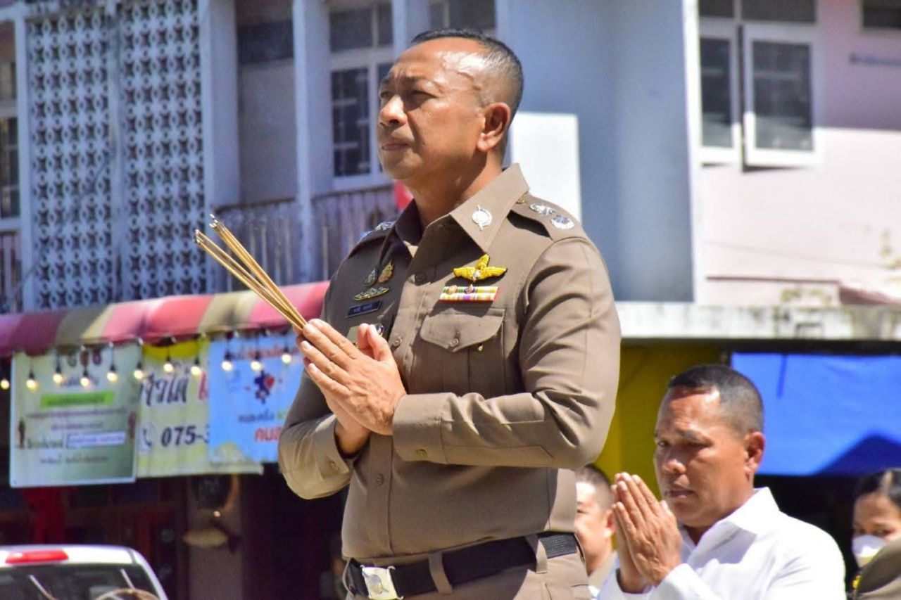 城市警察局长请求公正，只是打电话“传达政策”并愿意接受检查