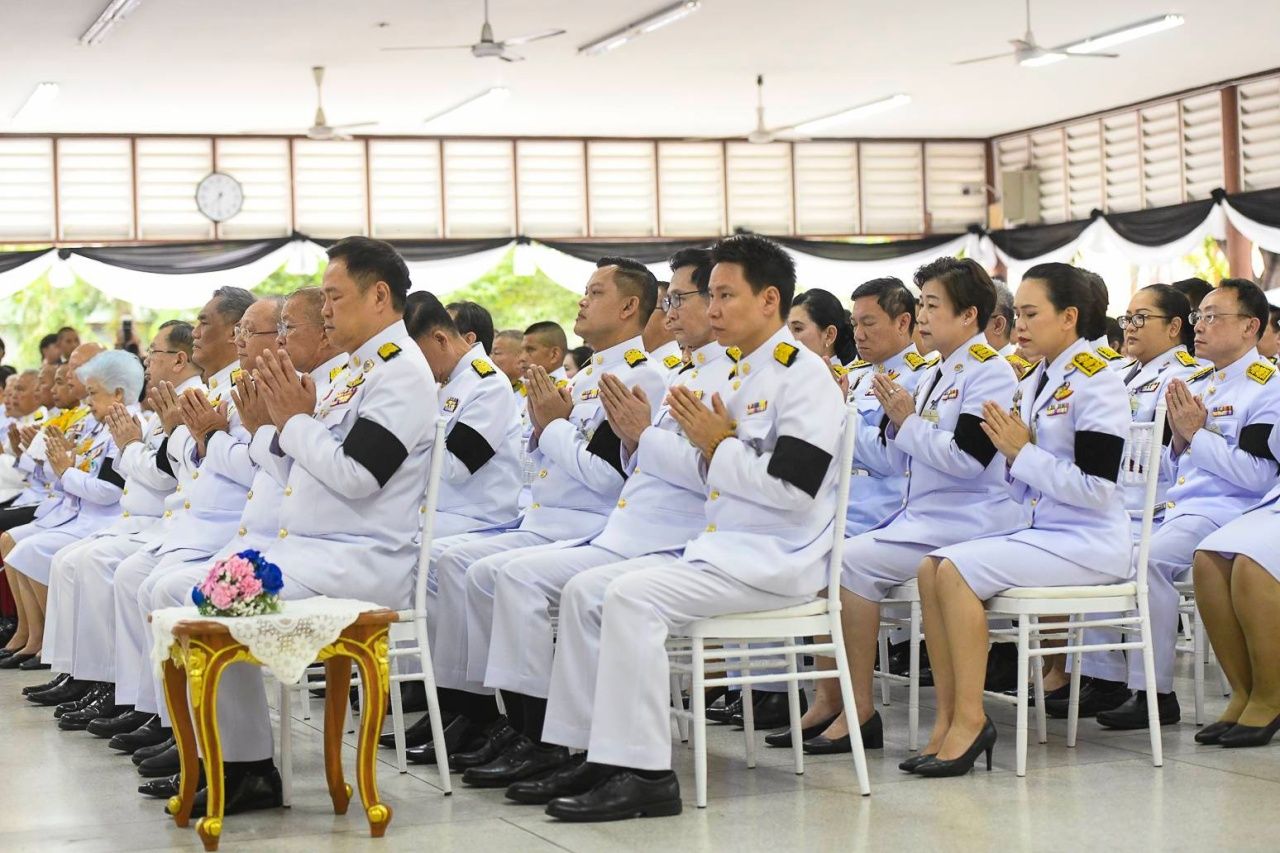 “阿努廷” 主持泰皇拉玛六世与恭请公主功德诵经仪式