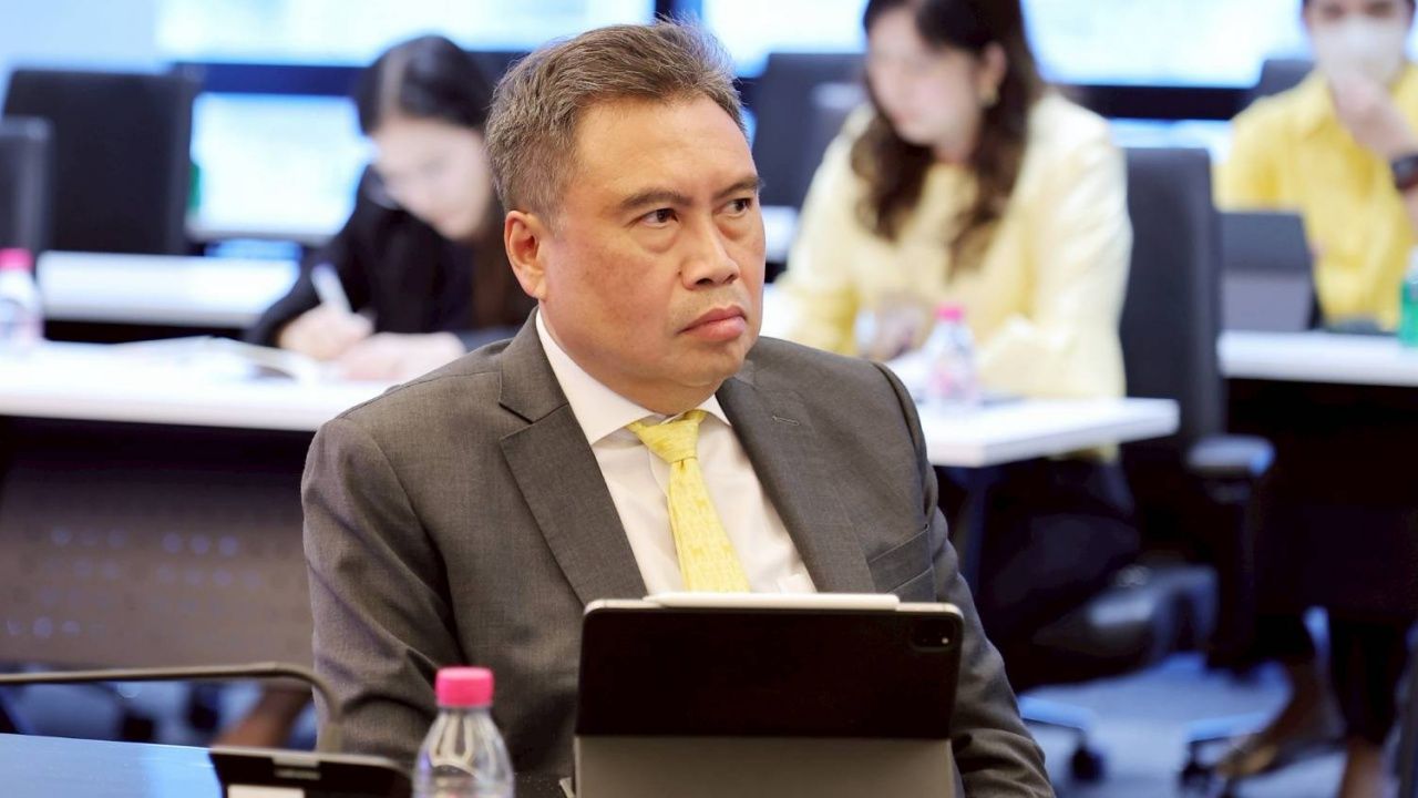 财政部长召集政府和私人部门会议评估泰国-柬埔寨边境贸易的影响