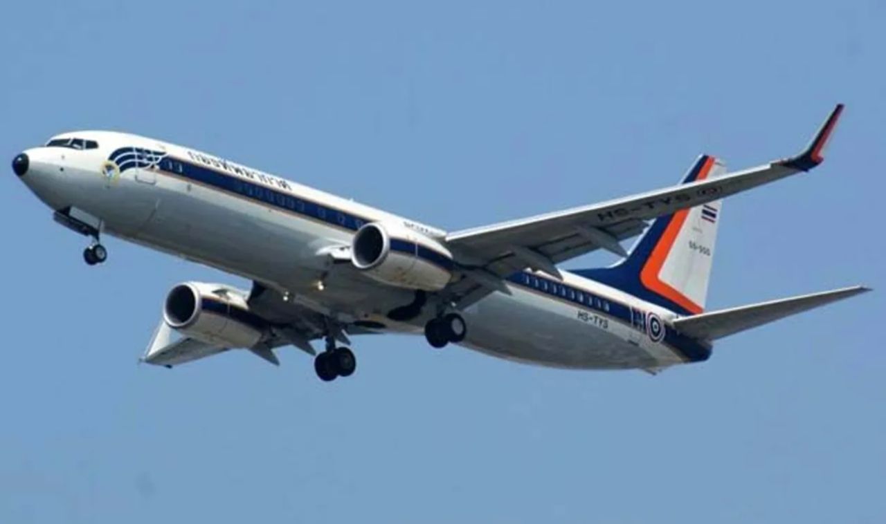 皇家飞机 BOEING 737-800