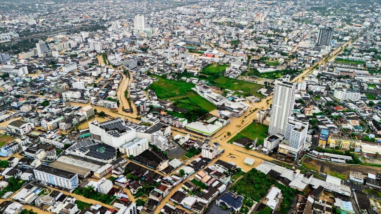 开放图片展示“合艾洪水”损失惨重，居民物品大量受损