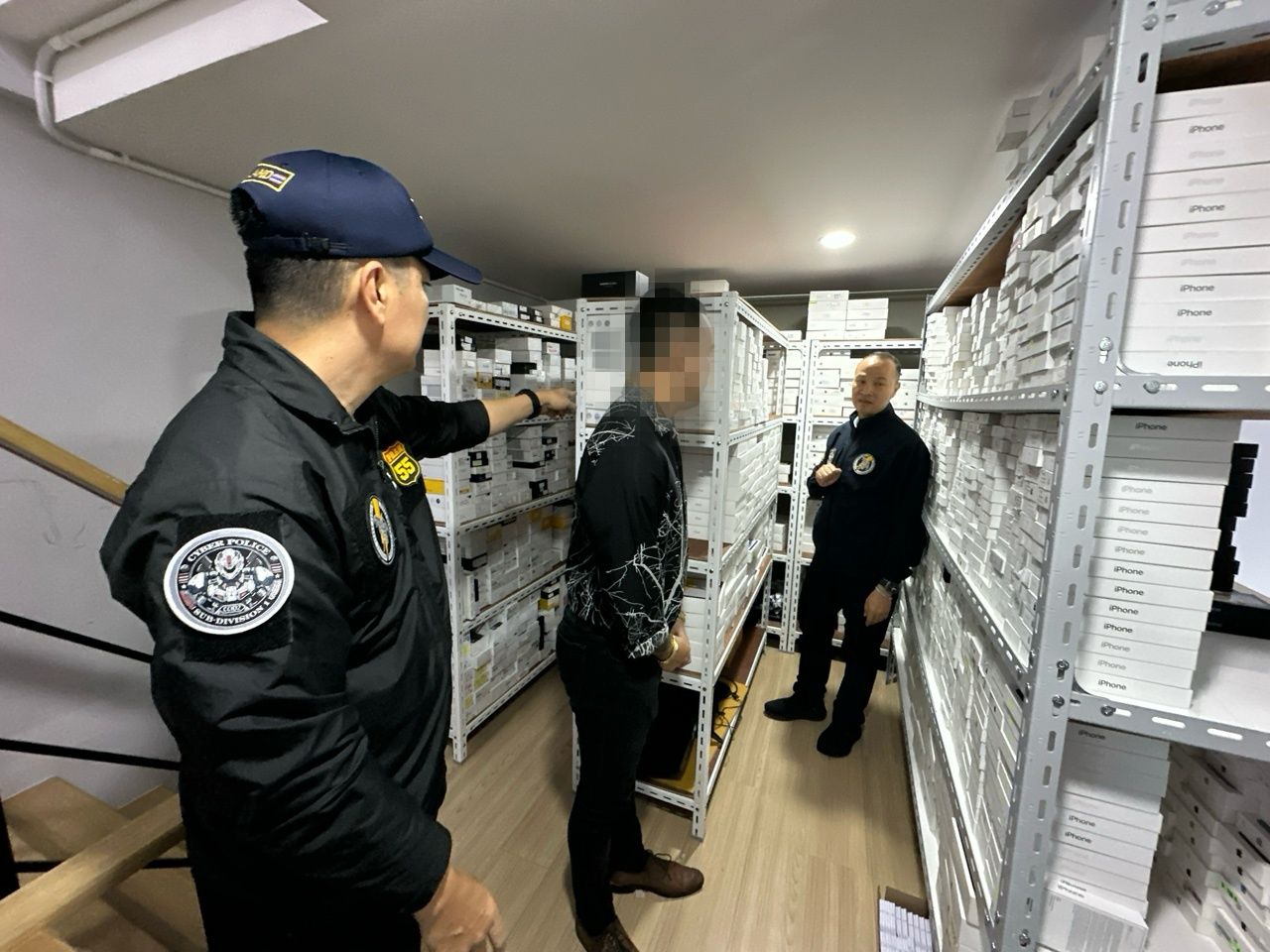 查封典当手机办公室，安装程序控制，赖账立即锁机