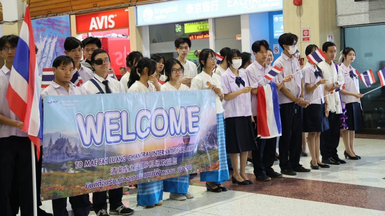 欢迎泰国学生回家 “清莱职业学院团队” 赢得国际雪雕比赛冠军