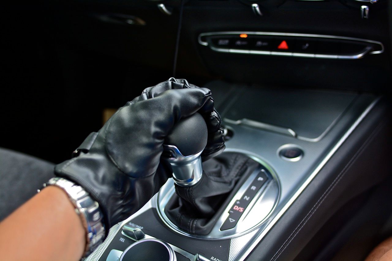 自动挡汽车上下陡峭坡道的驾驶技巧