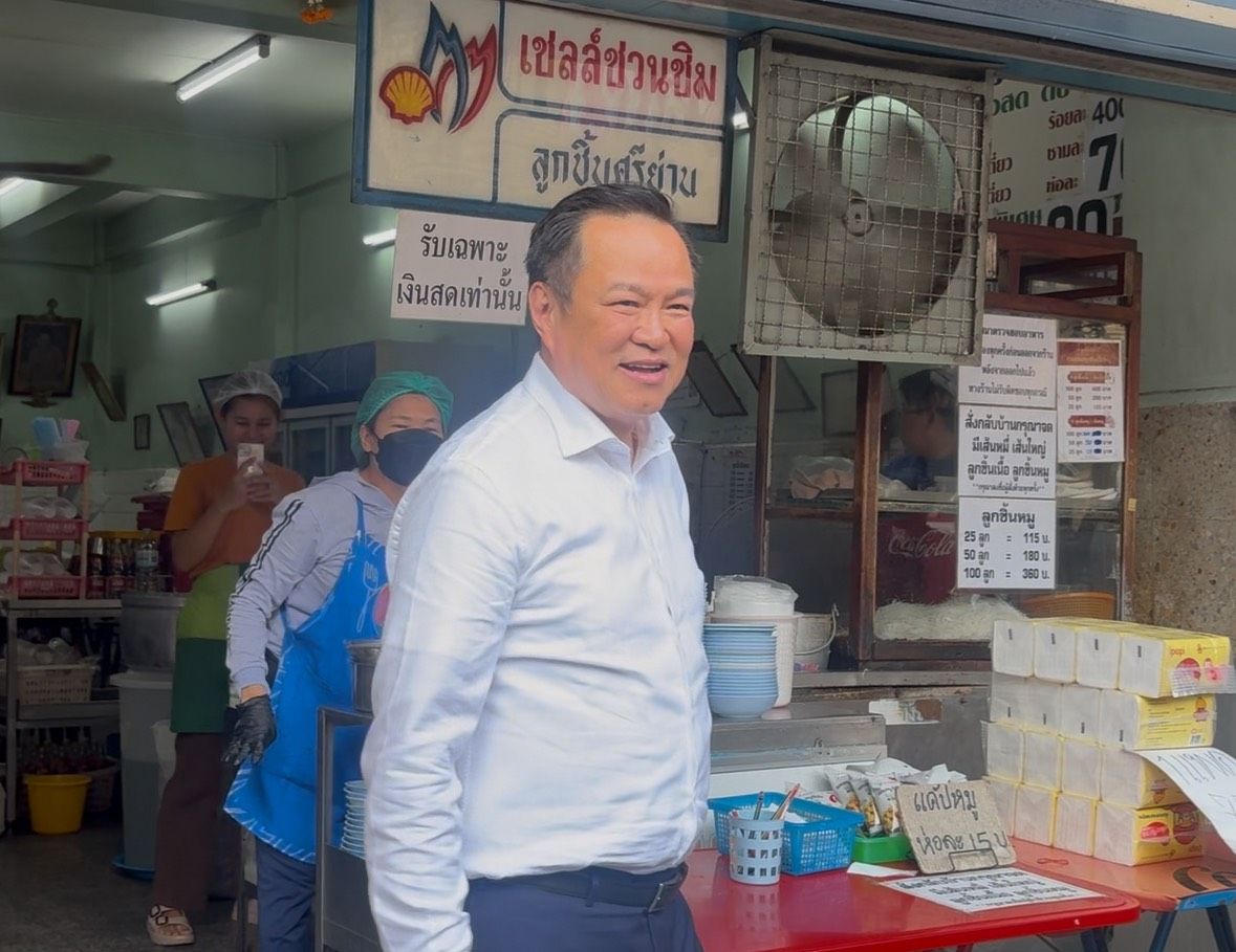 “安努廷” 与英勇战士的子女共进午餐，随后前往诗丽然享用常驻面馆