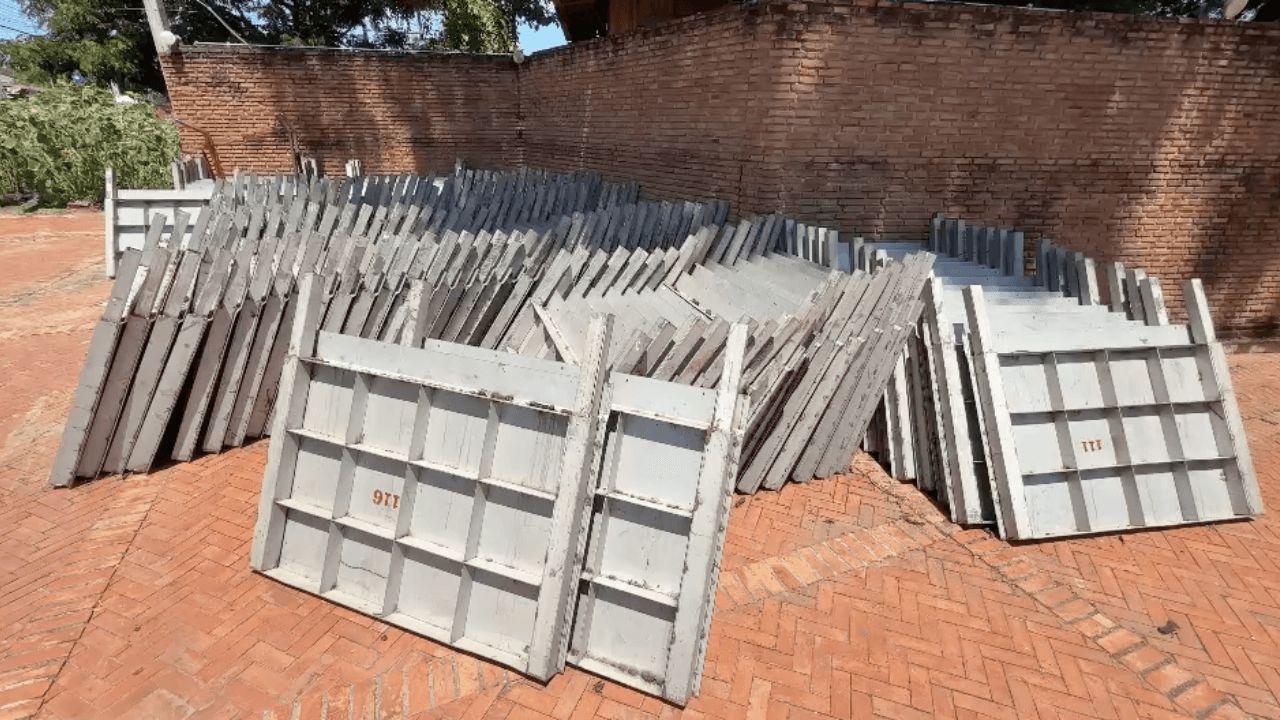增强钢板 增加围挡高度 保护柴瓦塔纳兰寺古迹免受洪水侵袭