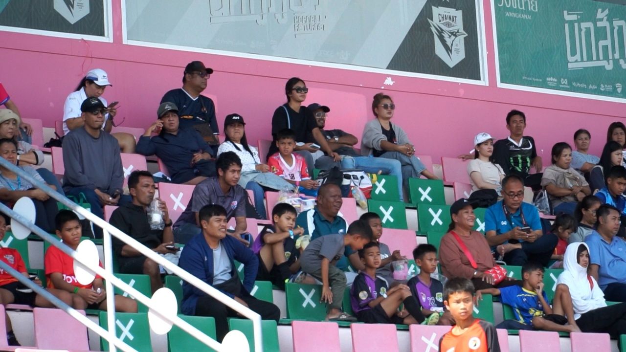 追梦,来自全国的800多名学生争相进入ชัย纳特县省学校