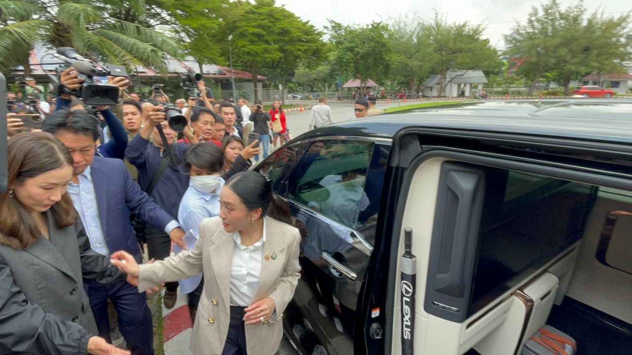 英克担忧塔克辛的健康，称其坚强，无特别要求，感谢支持