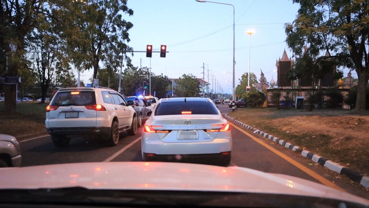 100% 撤离：拉汉沙县长下令疏散居民，大炮隆隆作响