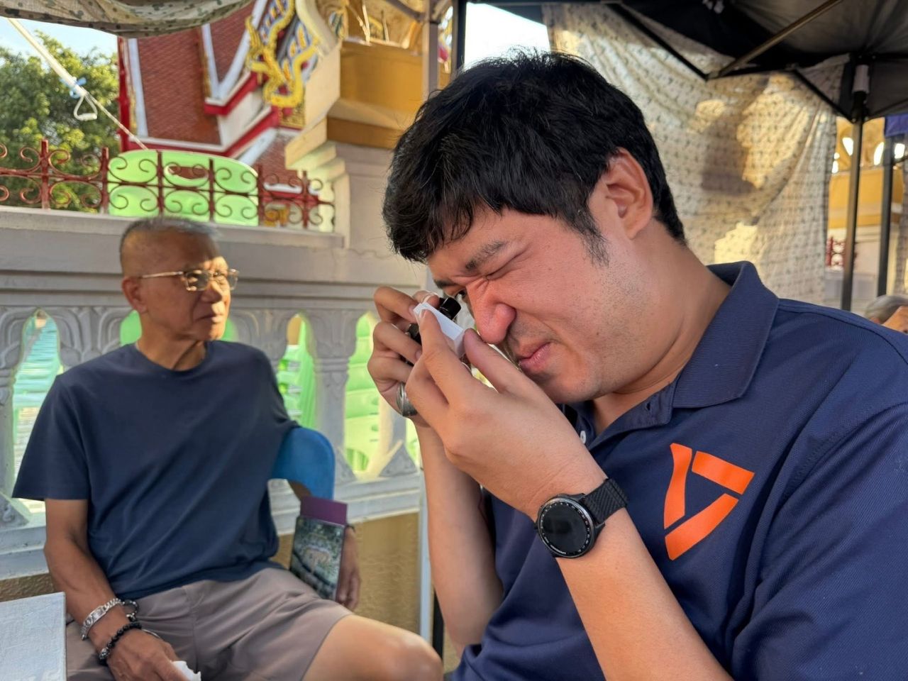 “泰皮普” 在第33区积极竞选，参加咖啡议会，并向风筝组老师致敬