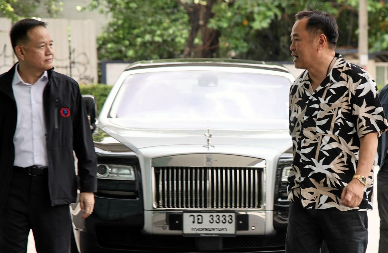 “阿努廷” 任命三名外部部长 “艾克尼提” 财政部长 “锡哈萨克” 外交部长 “阿塔蓬” 能源部长（视频）