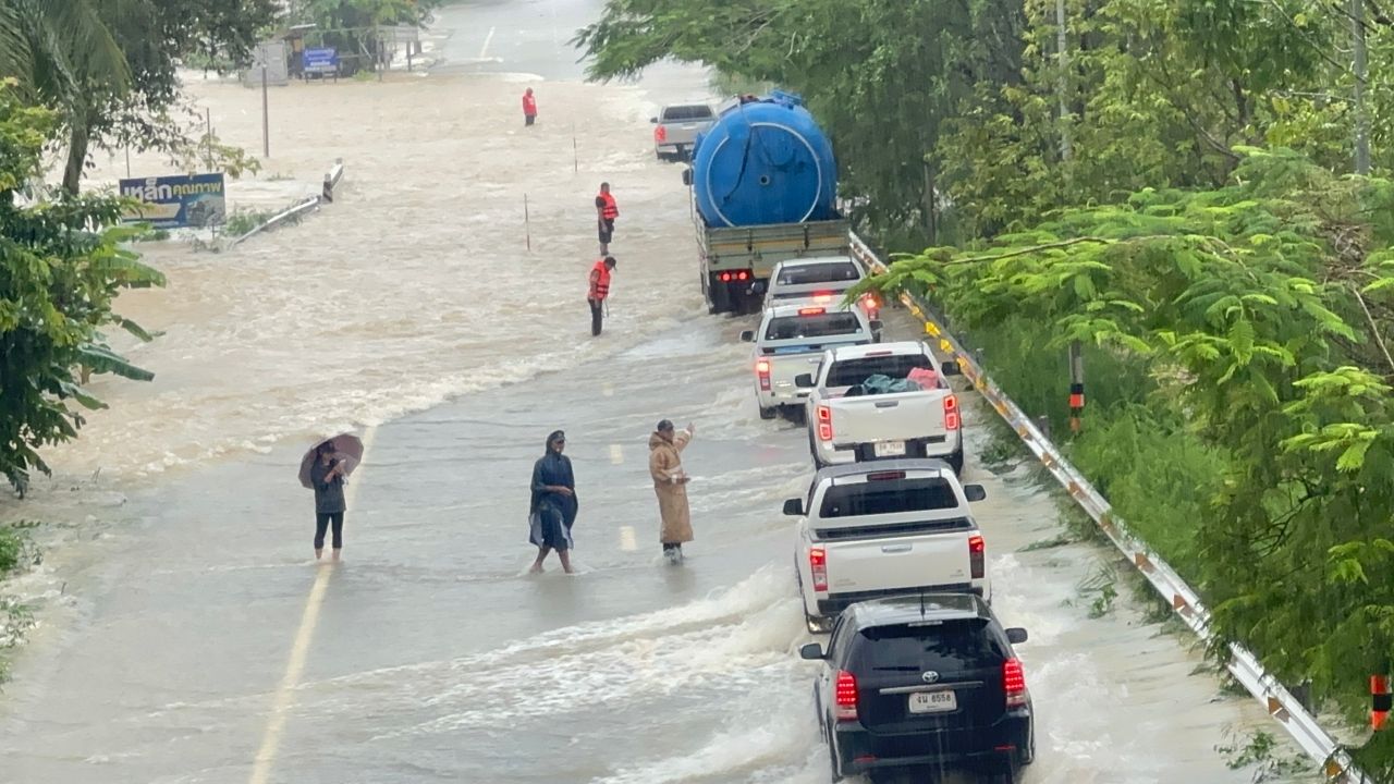 暴雨袭击巴吞府，宣布5个地区为灾区，急寻15岁失踪男孩