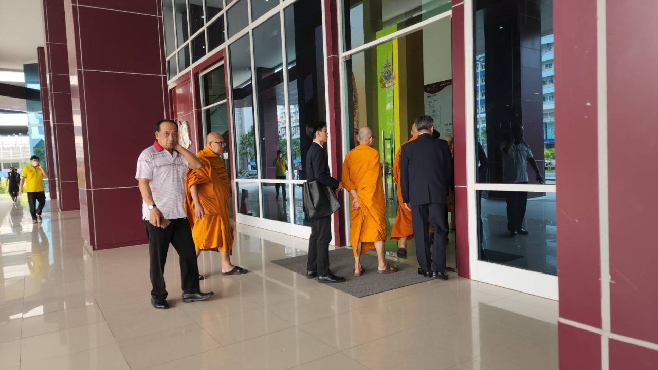震惊！“วัดไร่ขิง寺住持”自首涉嫌挪用寺庙资金3亿泰铢用于在线百家乐赌博