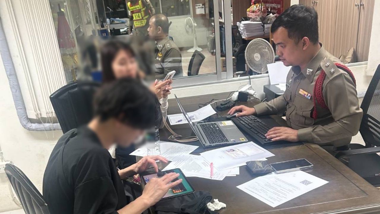 紧急追捕两名摩托车抢劫日本游客的嫌疑人,案件发生在巴东海滩新年期间